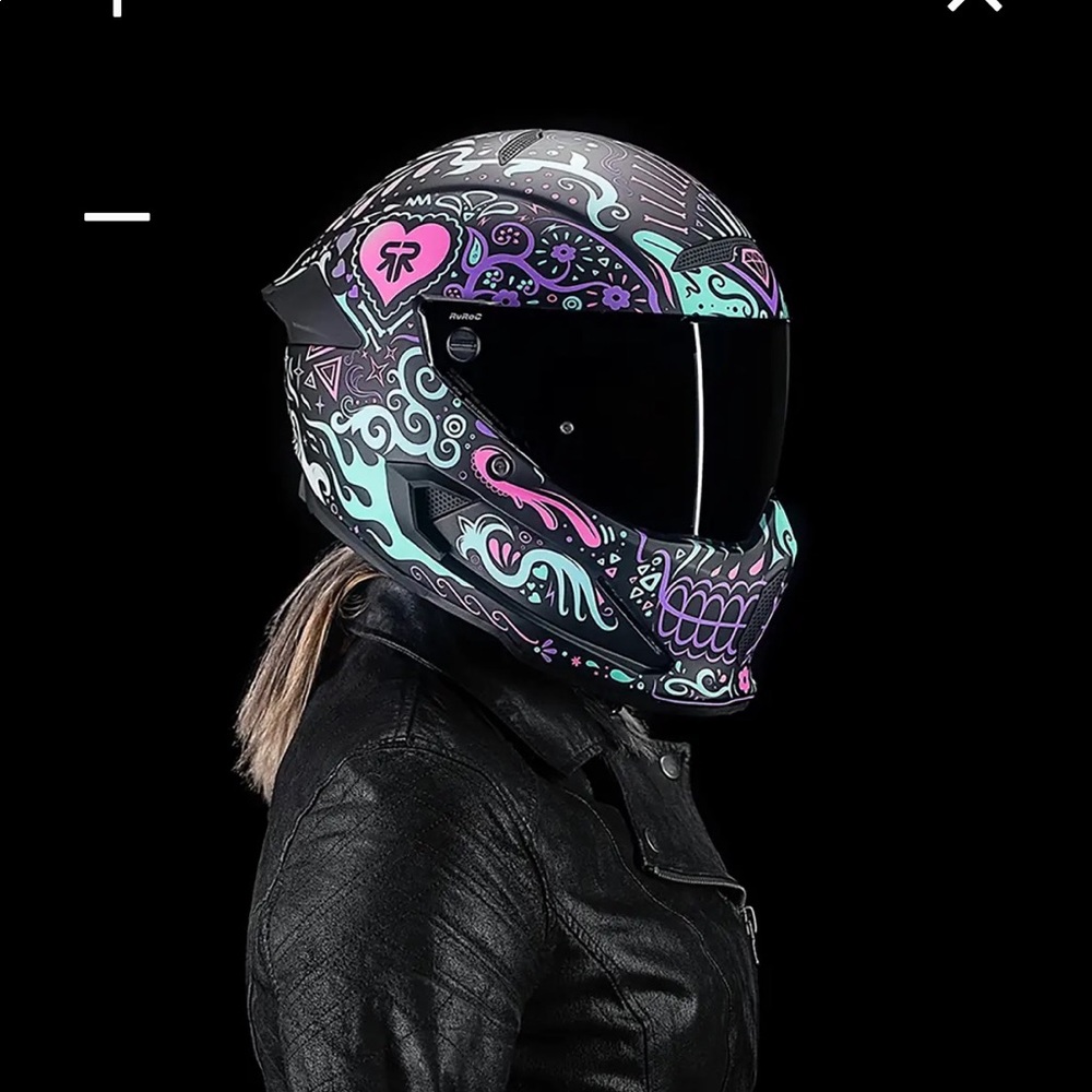 Ruroc limited edition La Calavera helmet.